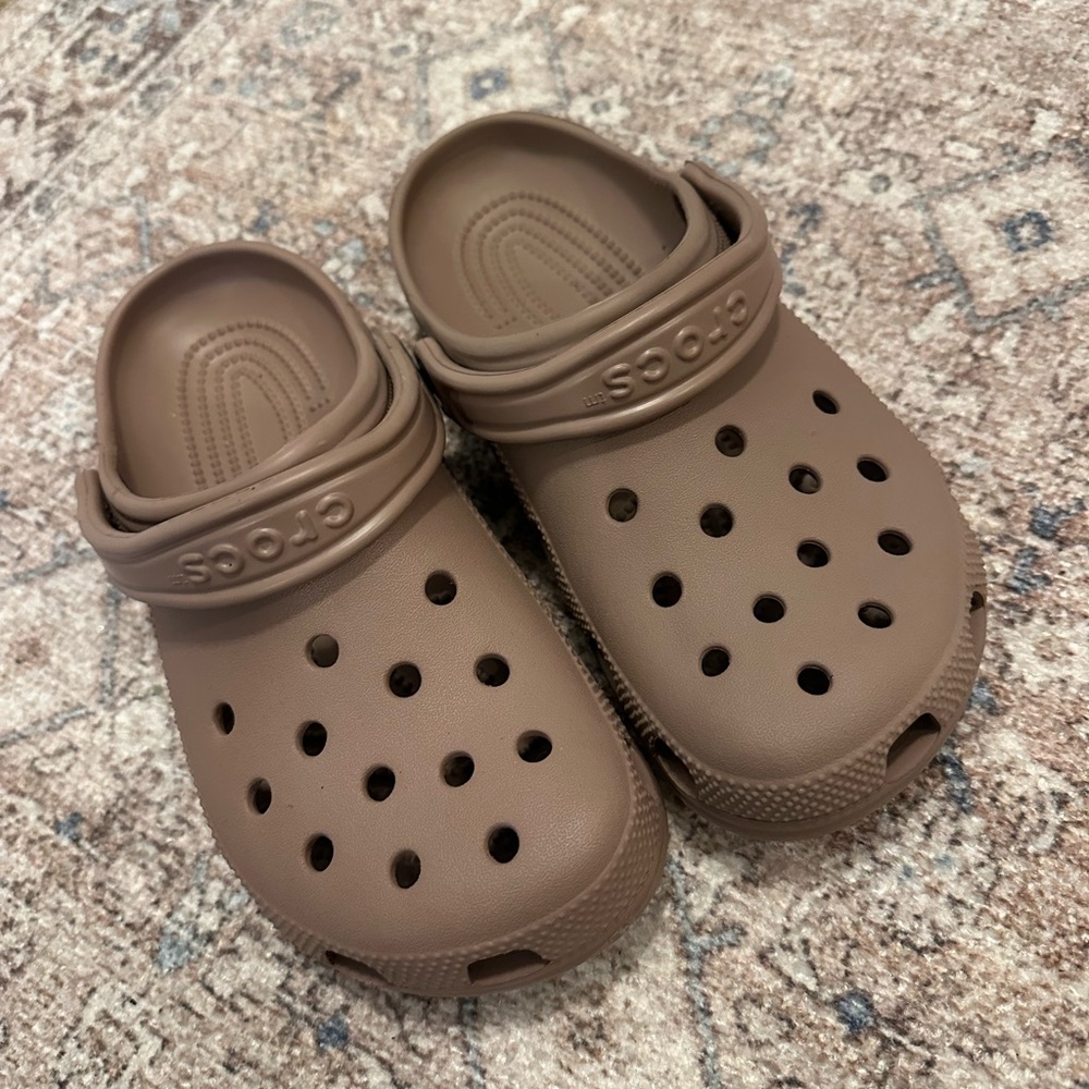 Women’s Crocs Size 8
